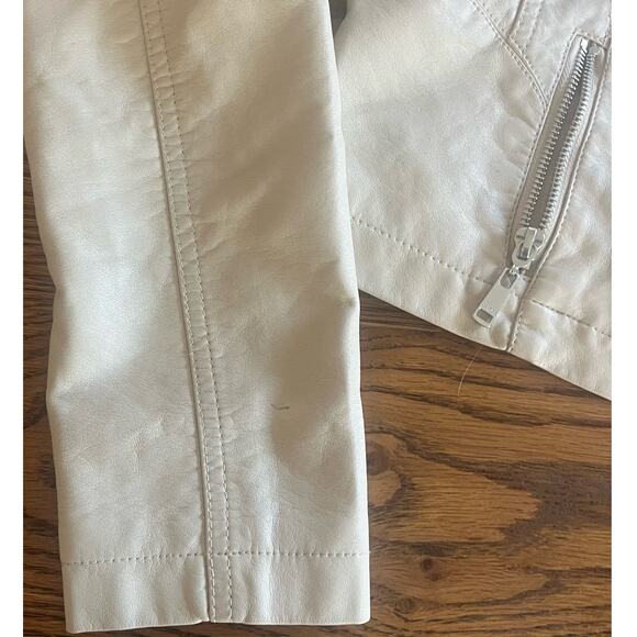 Guess Cream Short Moto Leather Jacket-Size Large - Picture 7 of 7